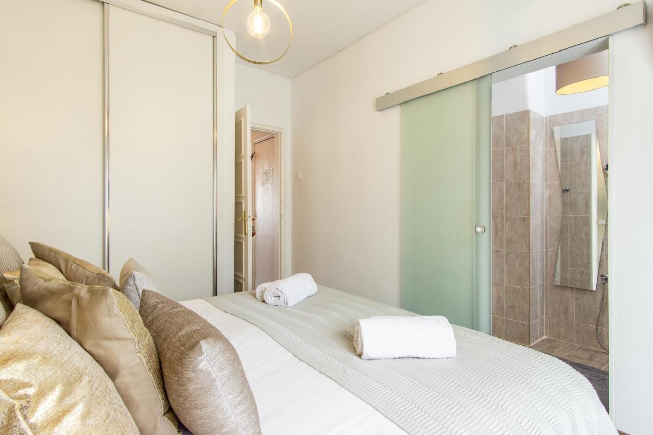 Gaze Out At The City In A Retro-Chic Getaway Лиссабон Экстерьер фото